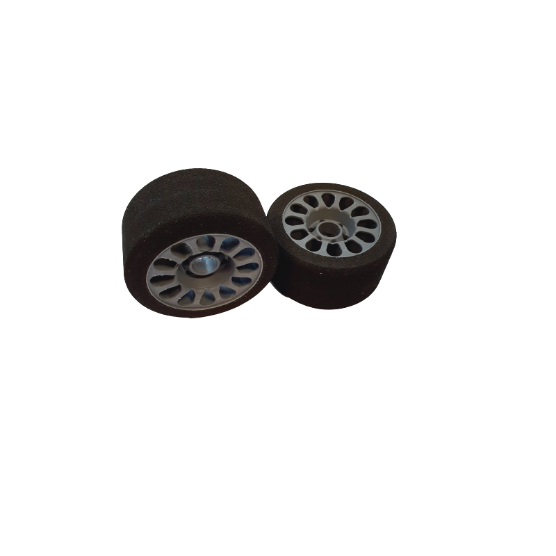 Capricorn 1/8 Moosgummireifen - Carbon Version 45! Shore Vorne (Paar)