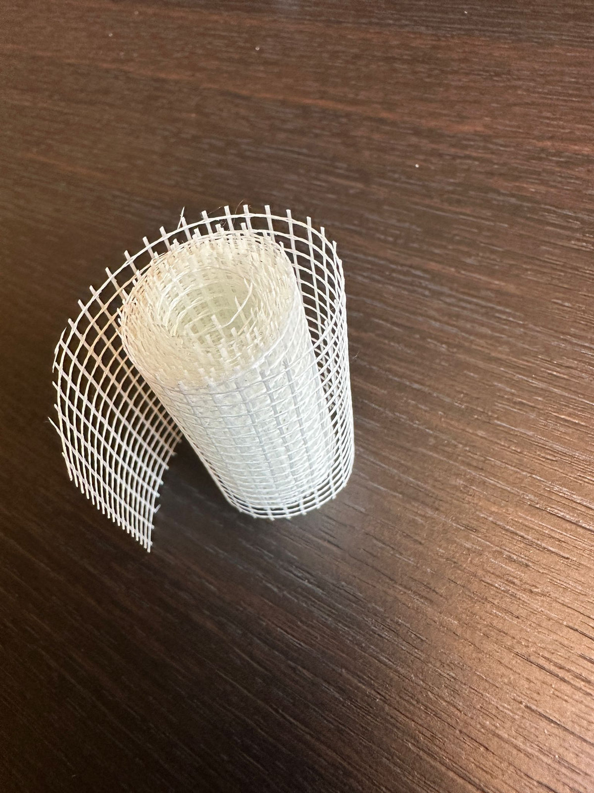 selbstklebende Gewebeeinlage aus Kunststoff/Gewebe Verbund (1 Meter)